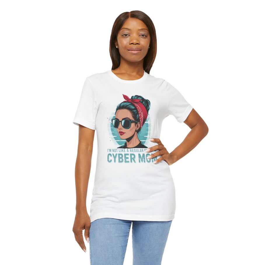 Regular Mom, Cyber Mom T-Shirt – Front